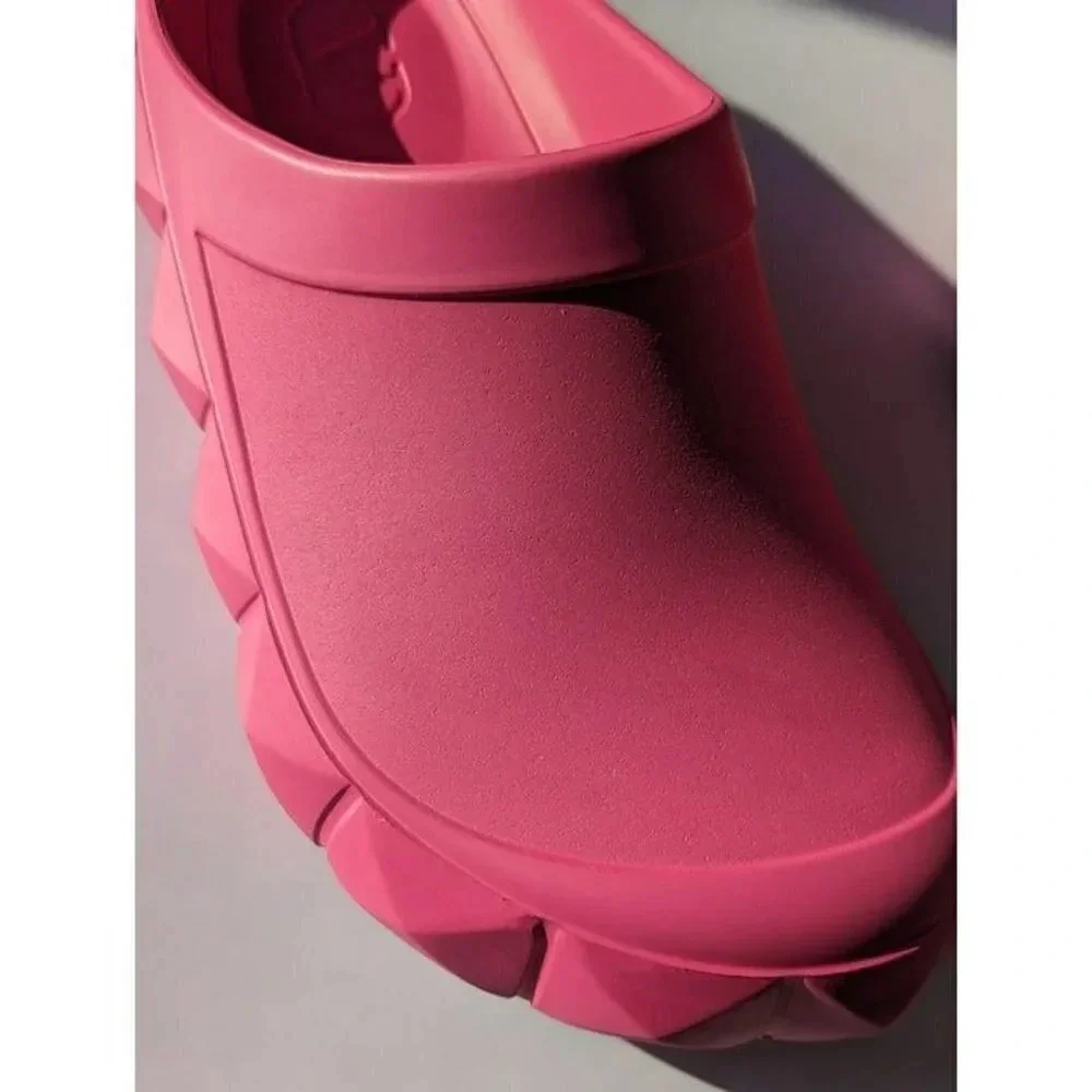 Valentino Garavani Men's Pink Roman Stud Turtle Slide Size 43 EU (MSRP $590)